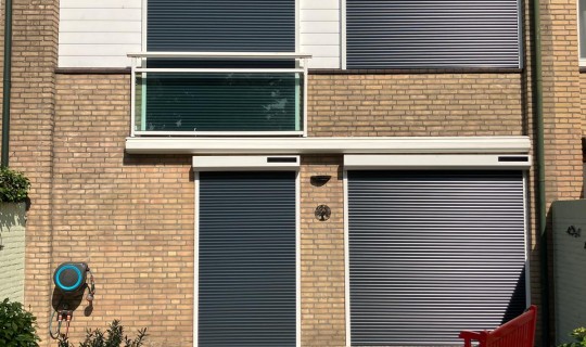 Rolluiken geplaatst en trespa boeiborden vervangen