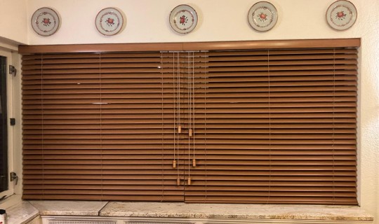 Houten Jaloezieën geplaatst in Hilvarenbeek 